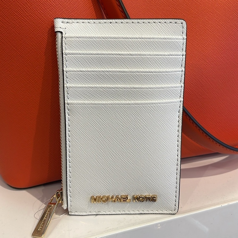 MICHAEL KORS
Jet Set Travel Md Top Zip Leather Card Case Wallet
Optic White - Picture 3 of 16